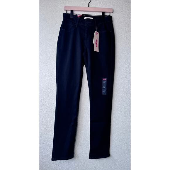 Levis Mid Rise Jeans - Picture 2 of 4